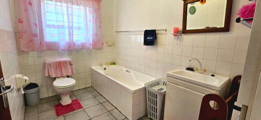 3 Bedroom Property for Sale in Franskraal Western Cape